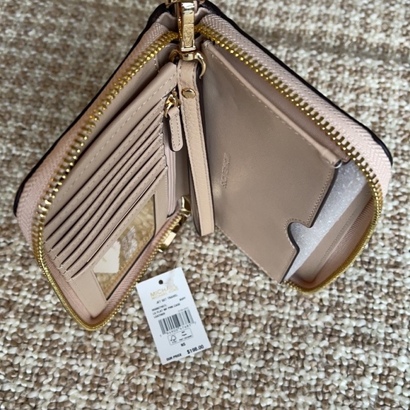 Michael Kors Jet Set Travel LG Flat MF Phone Case - Picture 12 of 15